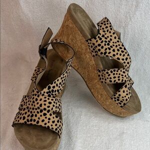 Pierre Dumas Black and Tan Wedge Sandals